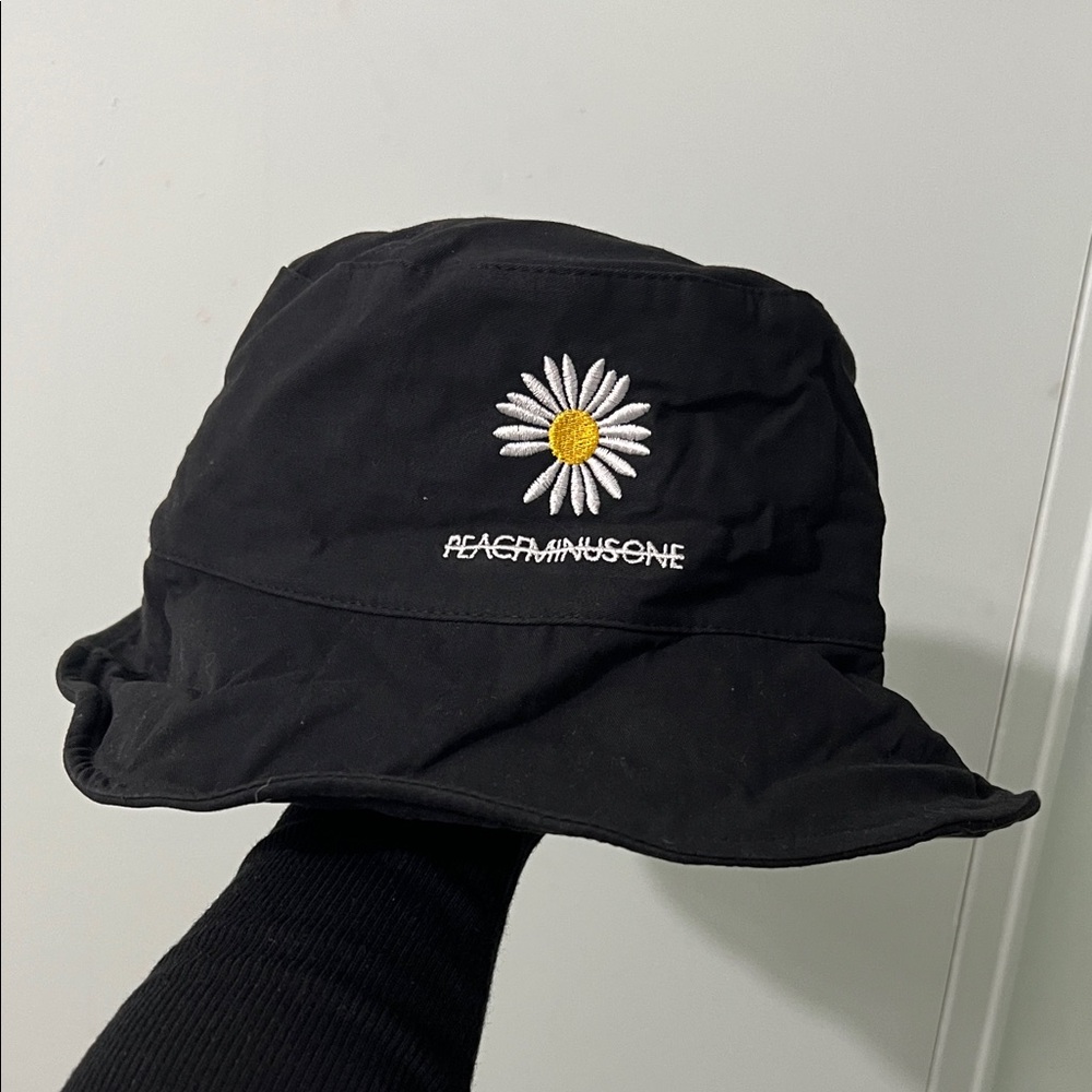 Black Bucket Hat with Daisy Embroidery